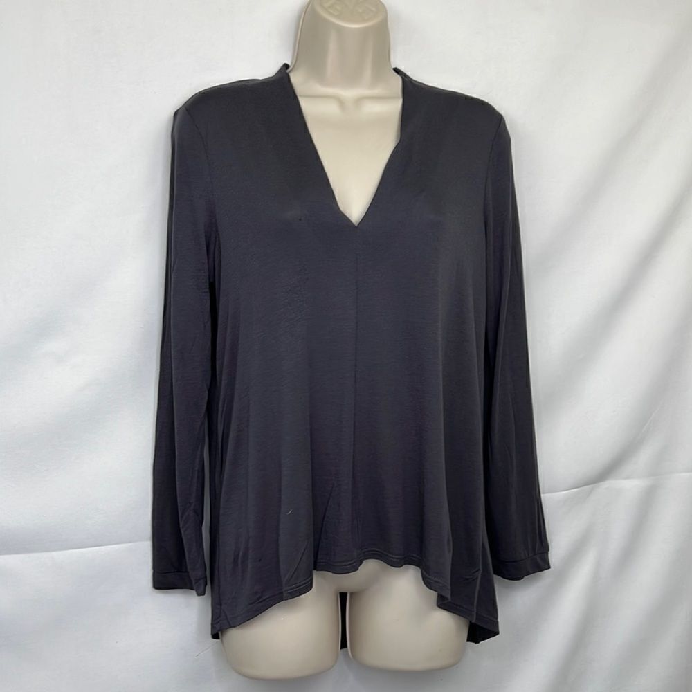 Lanston REVOLVE dusty purple deep v neck top NWT size small